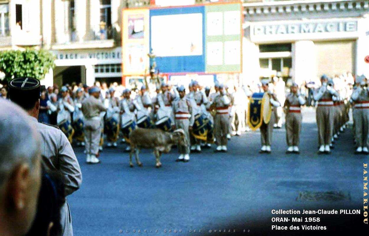 Oran - Place des Victoires - 1958.jpg